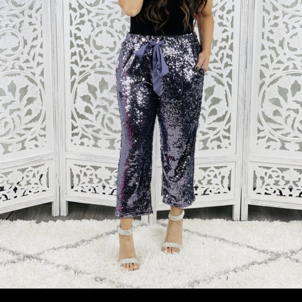 Sequince Capri Bottoms. Size Medium. Listicle Brand. Brand New